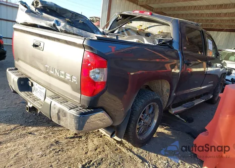 2017 Toyota Tundra Sr5 5.7L V8 z USA, uszkodzony, nr VIN 5TFEW5F11HX229081